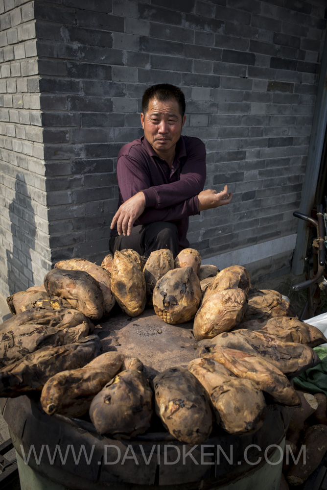 Marchand de patates sucrées à Pékin_07 octobre 2013_DavidKen